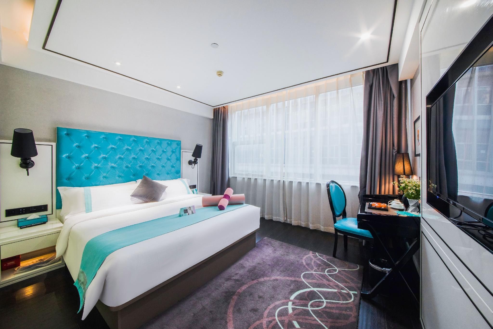 Xana -Romantic Bed Room