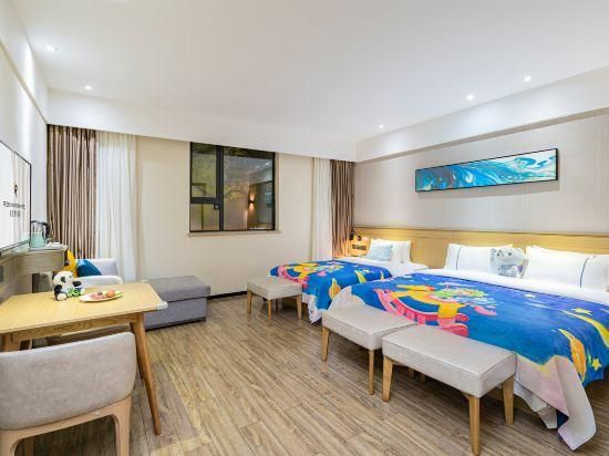 Rezen - Parent Child Room
