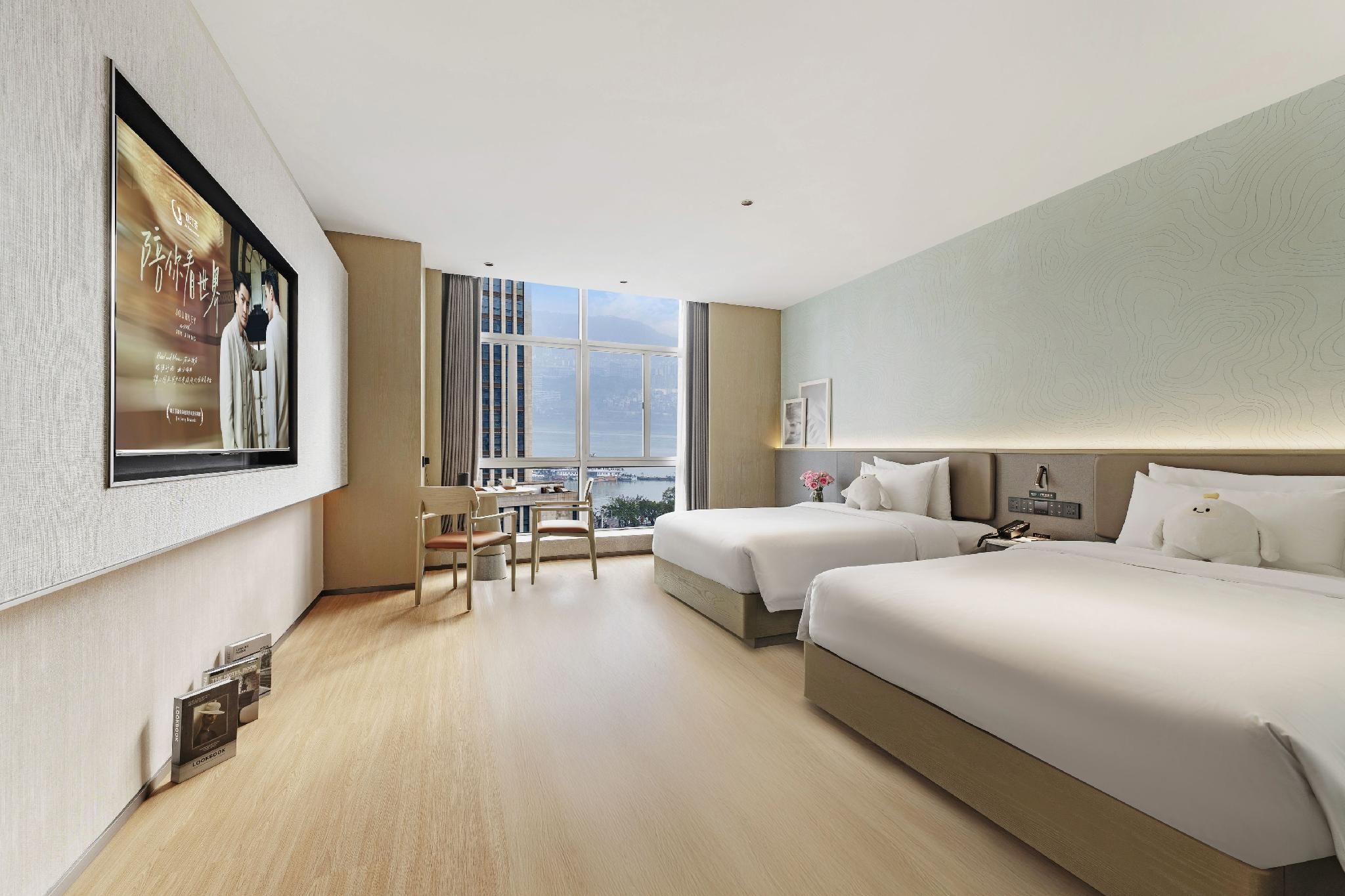 WH - Deluxe Bed Room