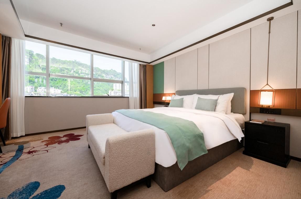 Superior Queen Room with Mountain View