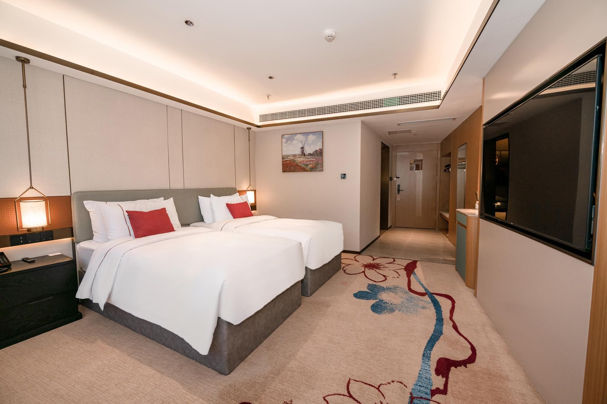 Memory Foam Twin Room with Mountain View