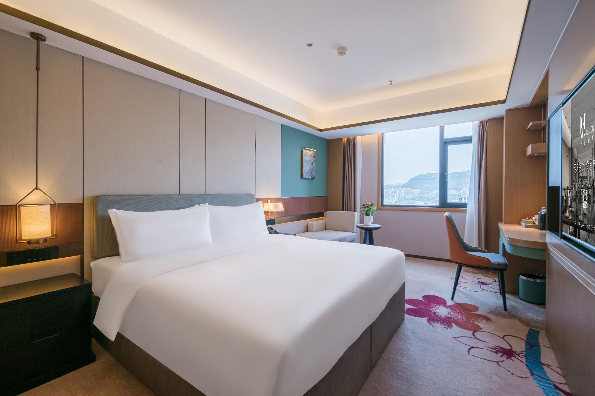 Huazhu - Deluxe Bed Room With River View