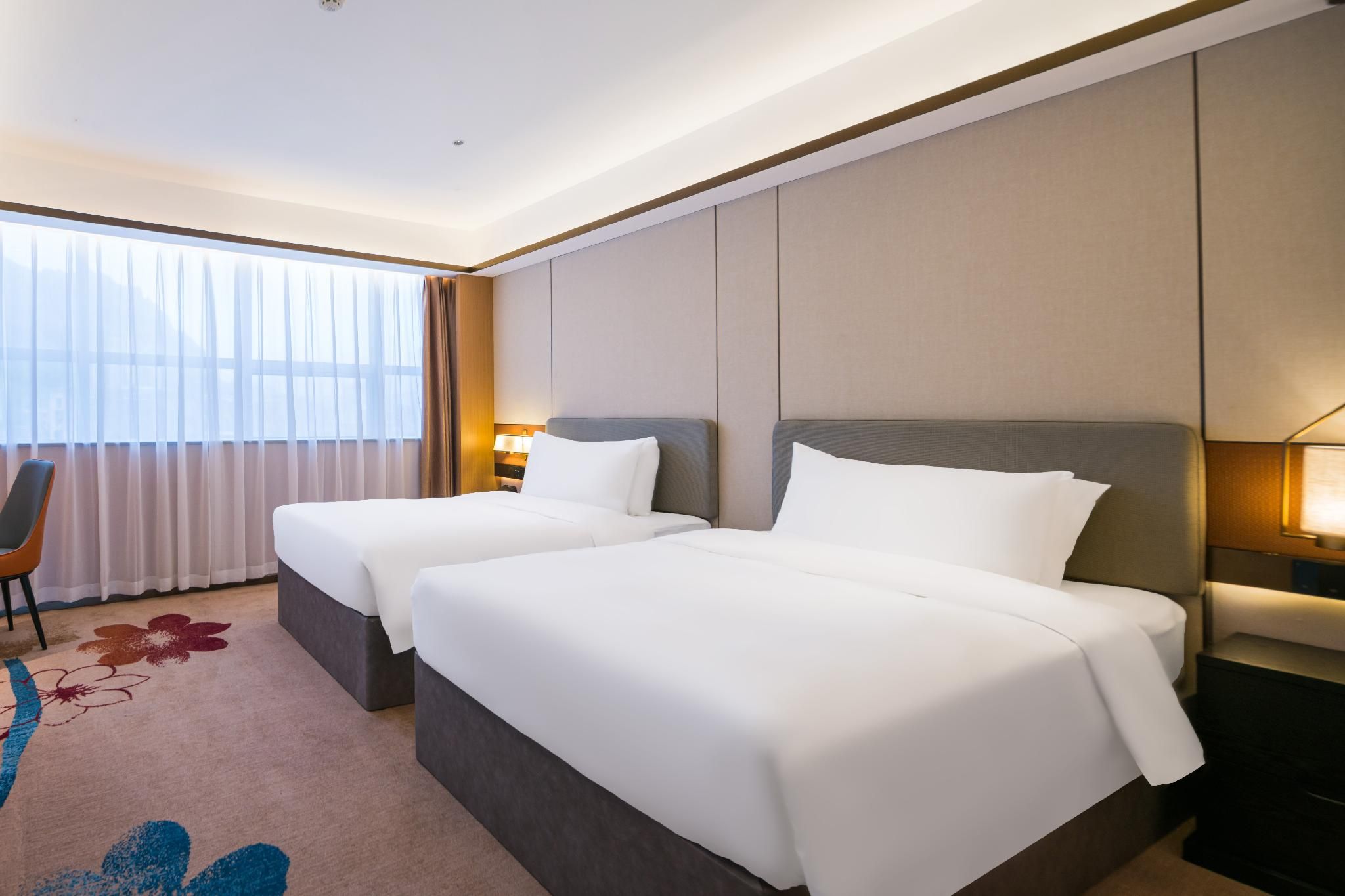 Superior Twin Room with Mountain View