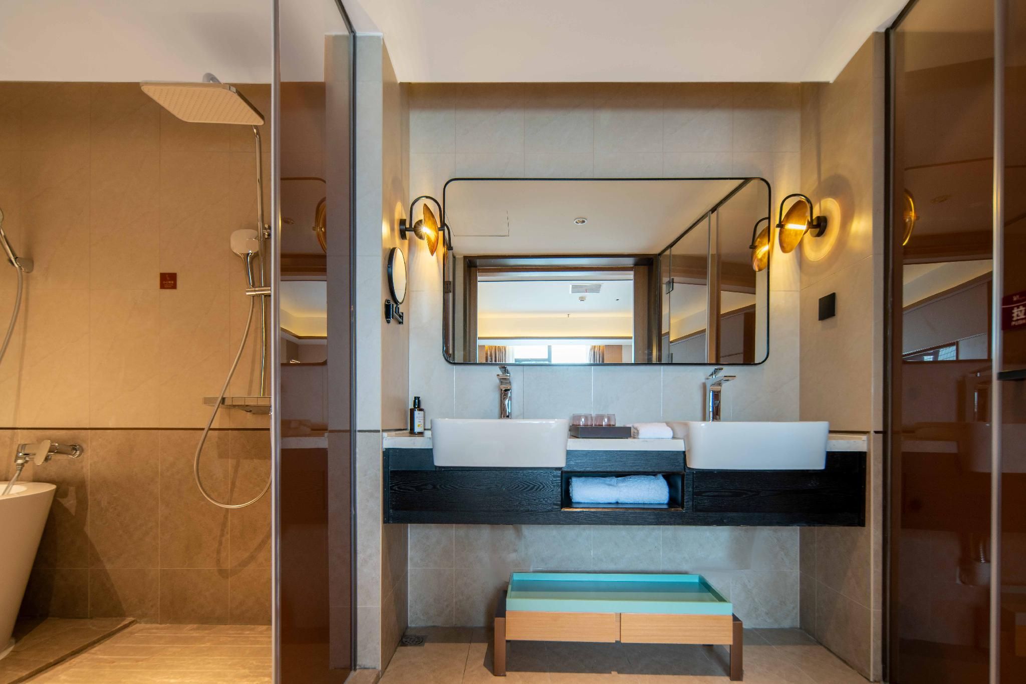 Huazhu - Executive Suite