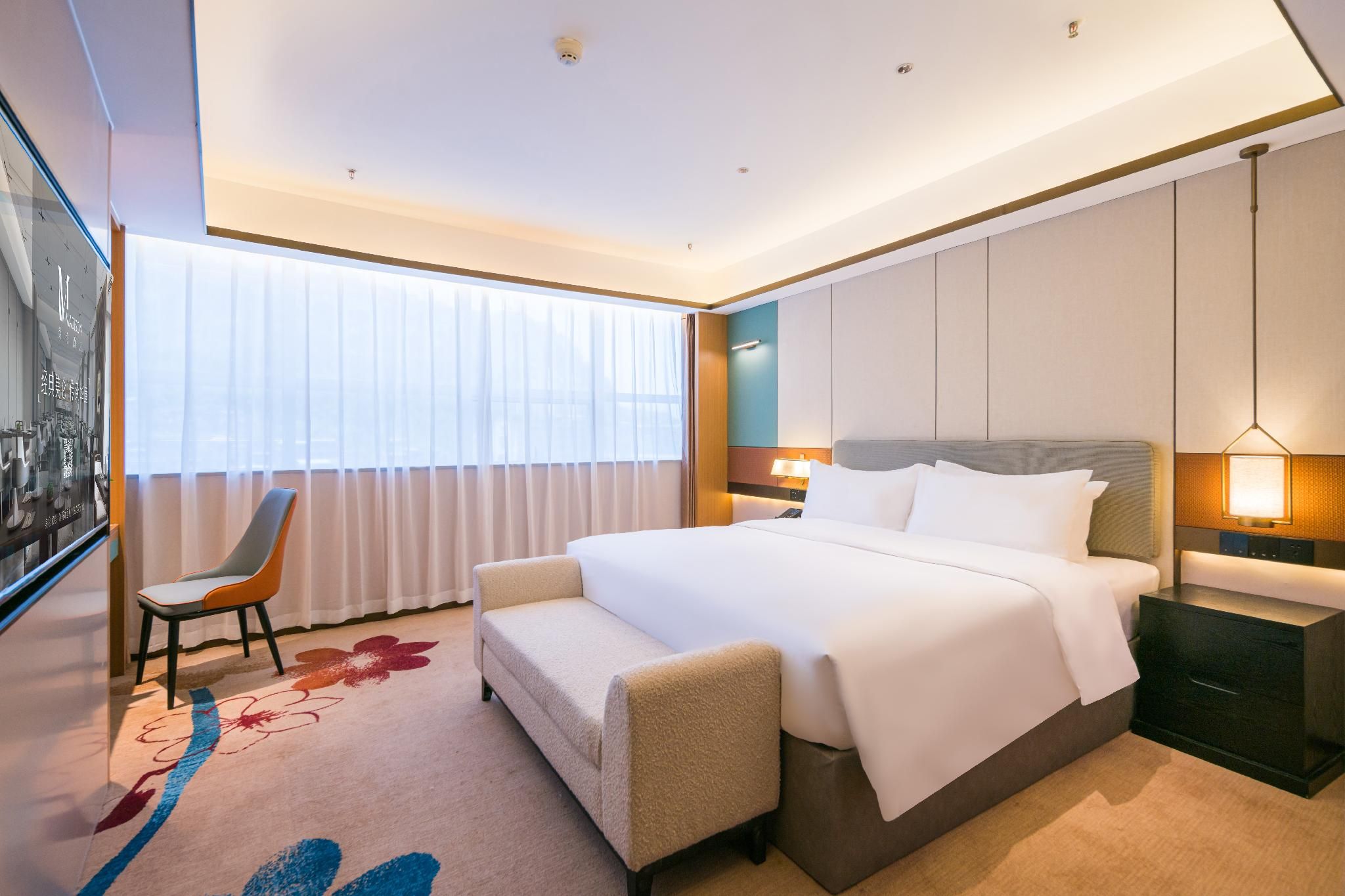 Memory Foam Queen Room with Mountain View