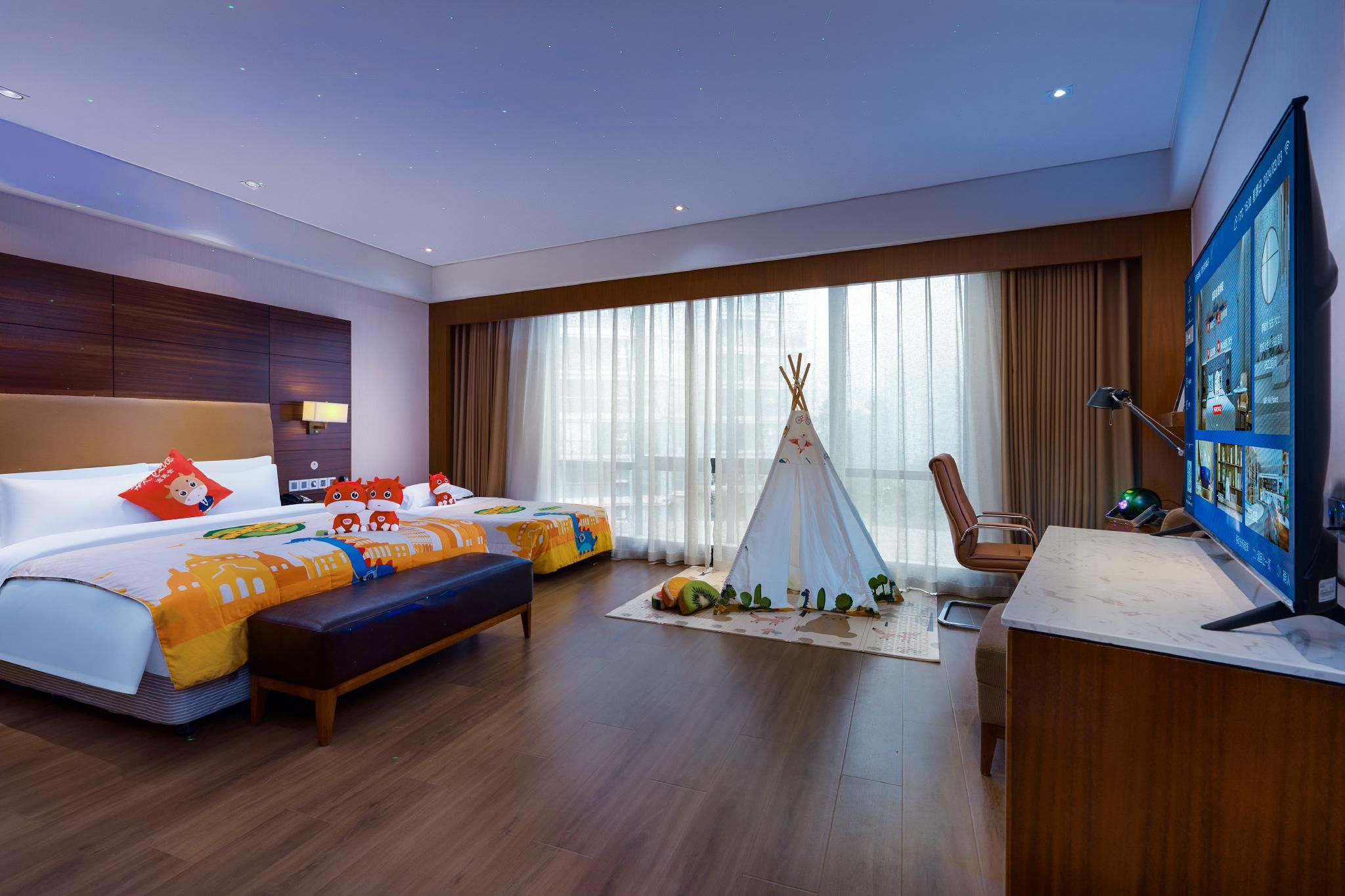 Deluxe Family Room