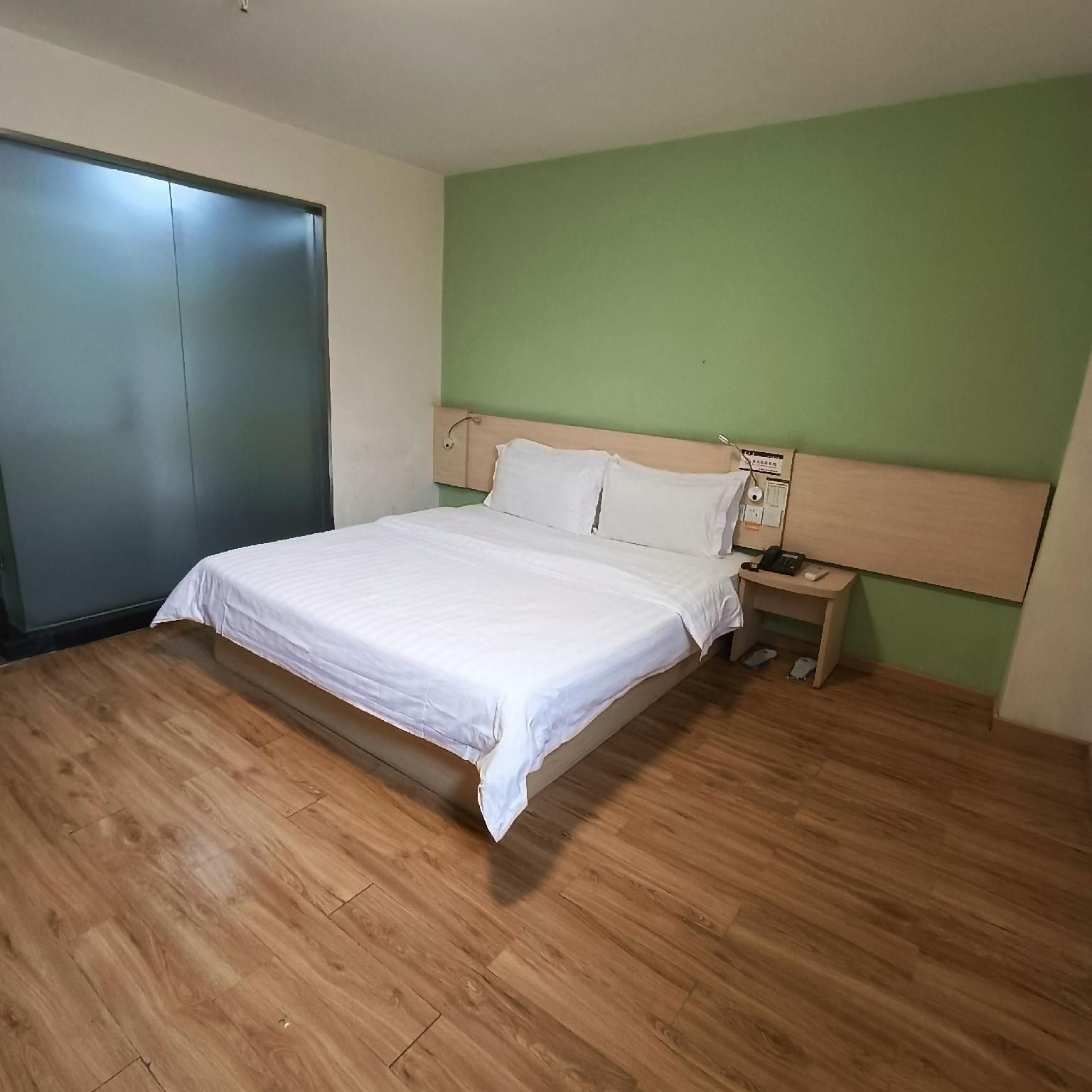 WH - Traditional Bed Room
