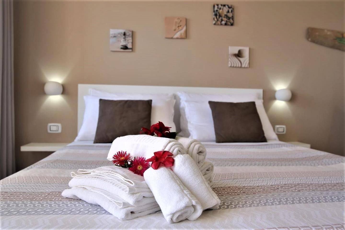 Double Room with Balcony and Sea View