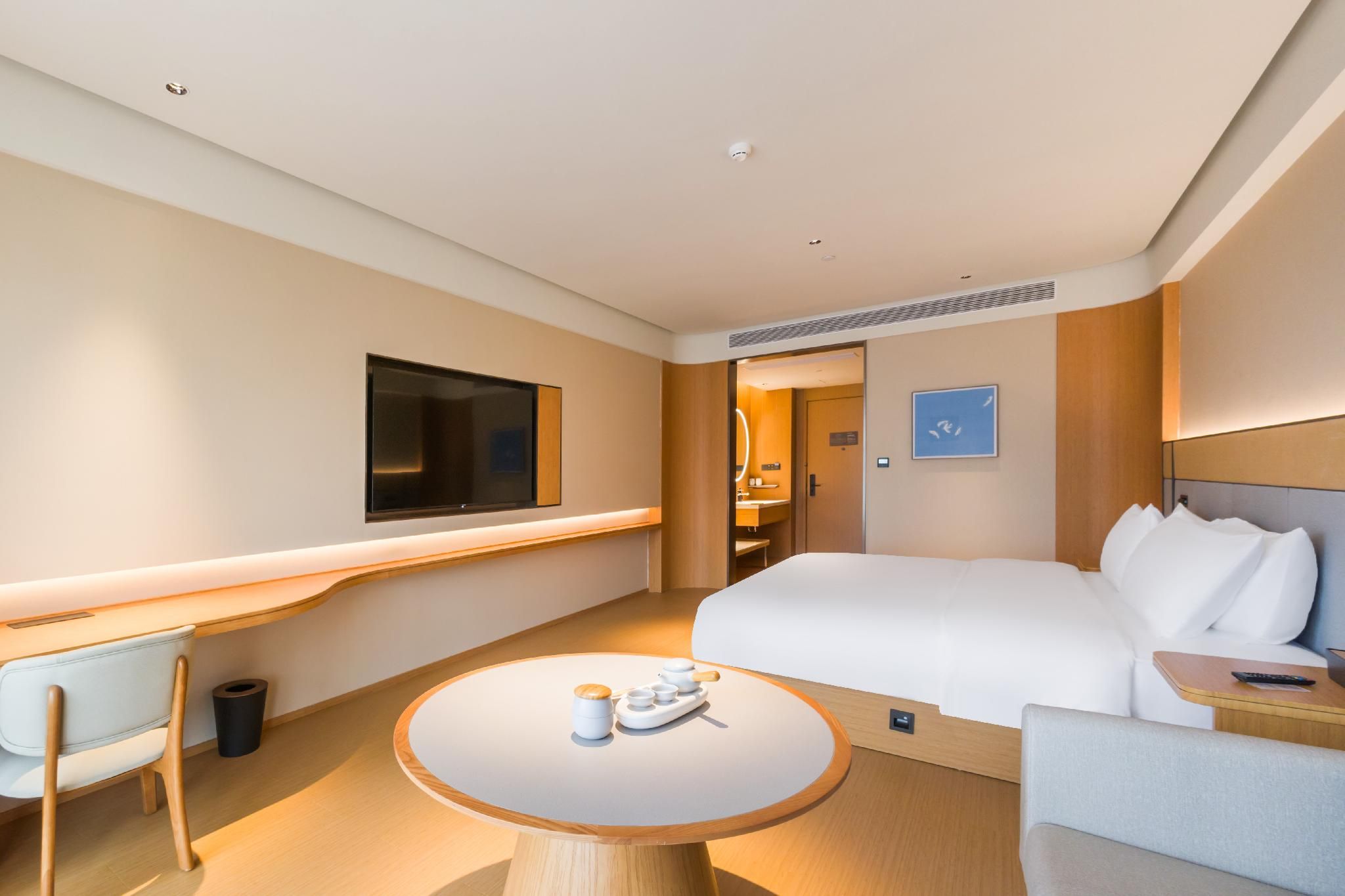 Superior Queen Room with View