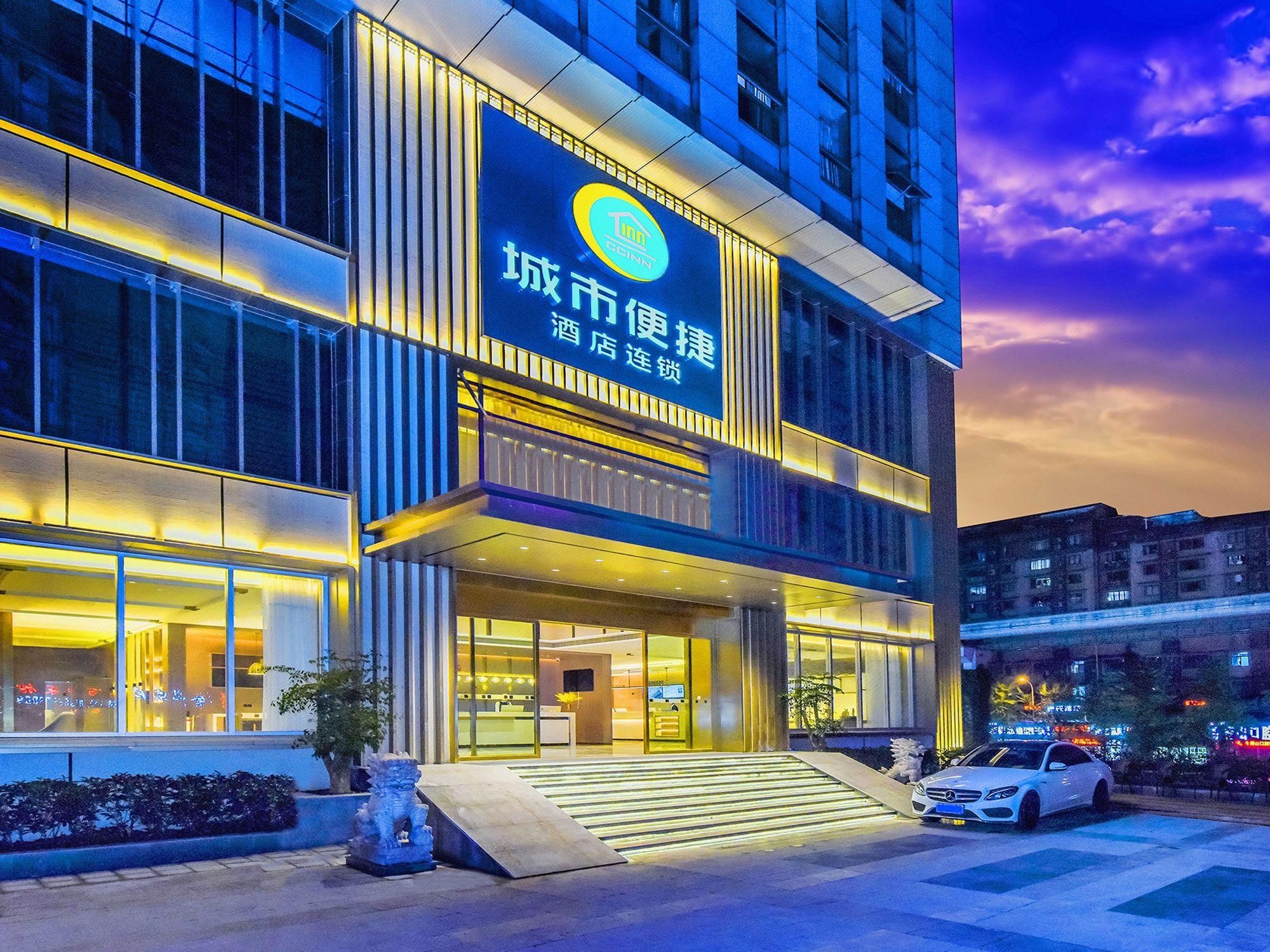 8b0438e81d4a40a64e6bab5a05f6f13e