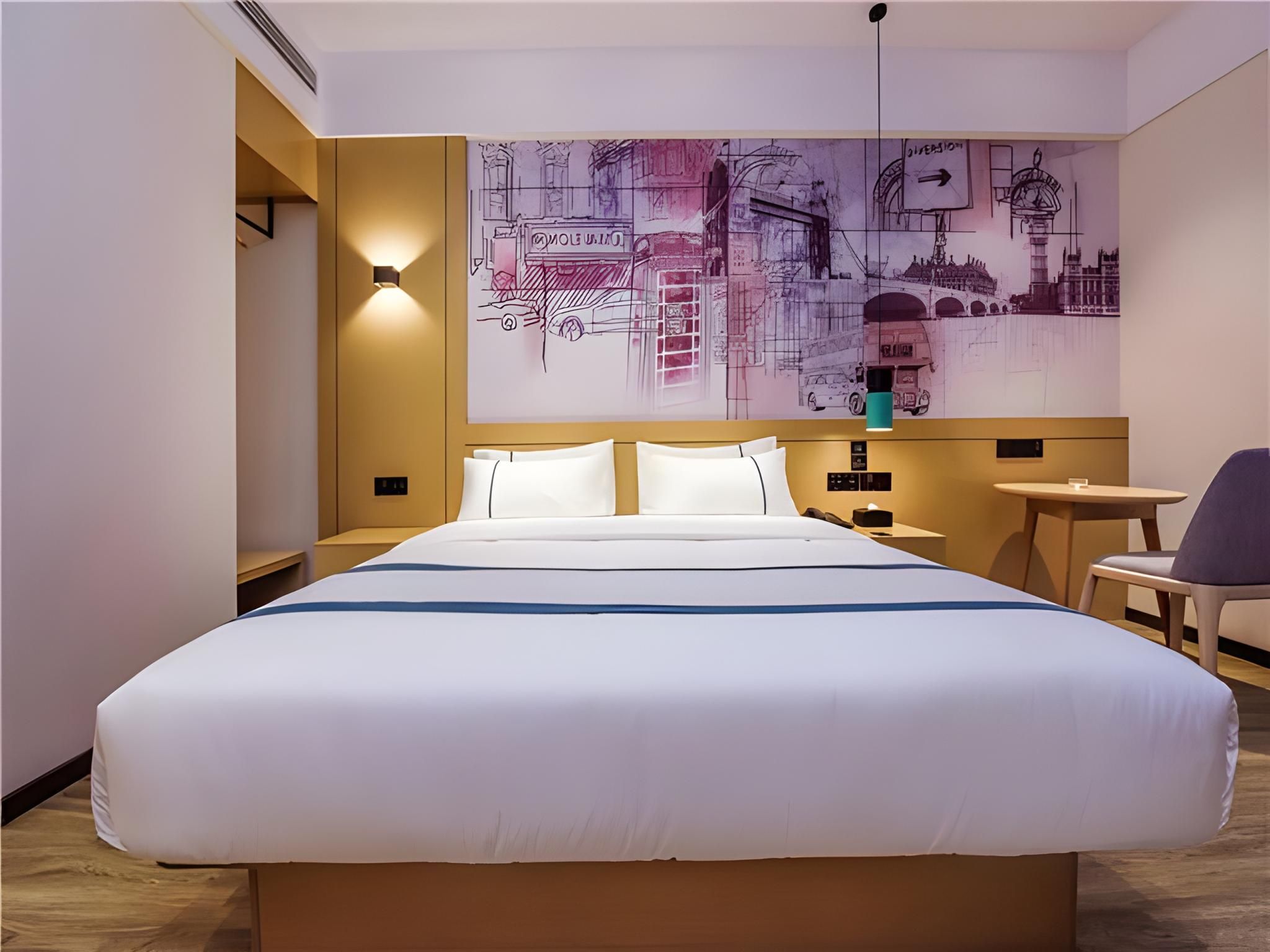 Business Queen Room