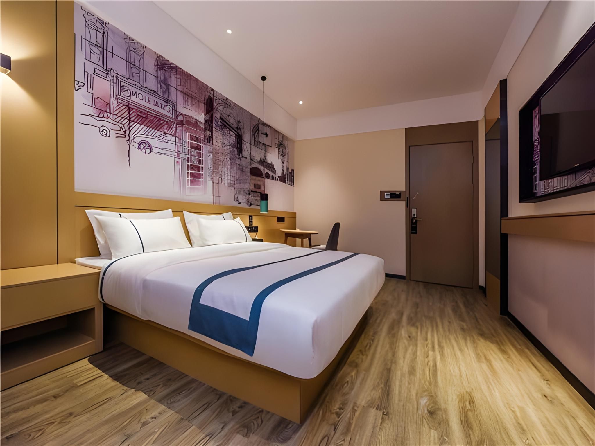 Business Queen Room