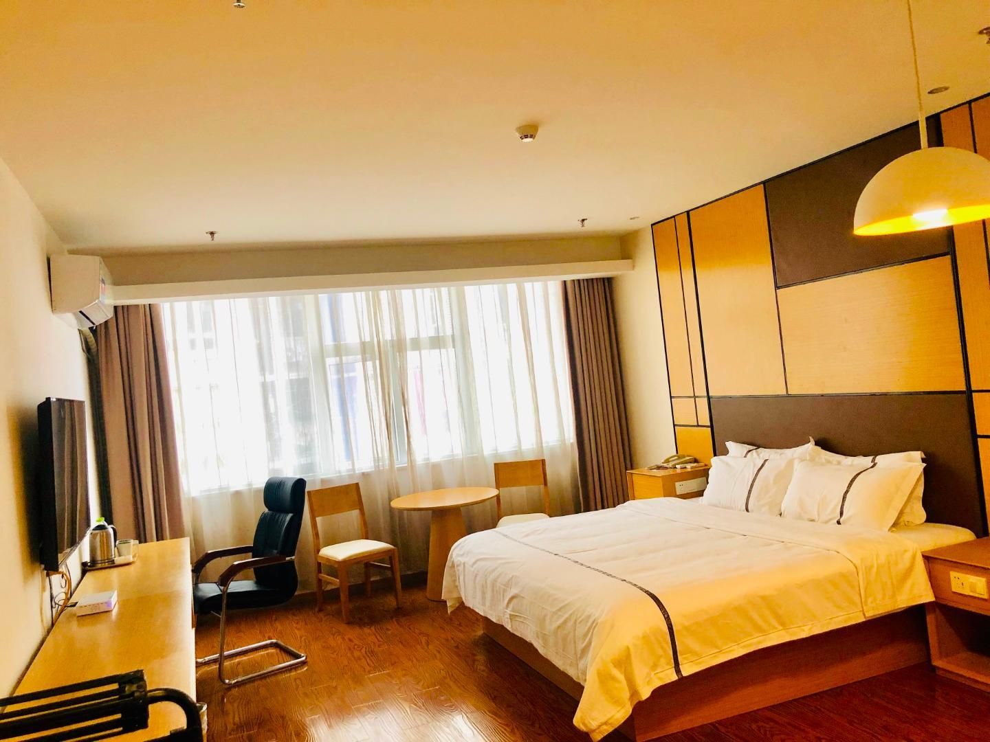 Huazhu - Deluxe Bed Room