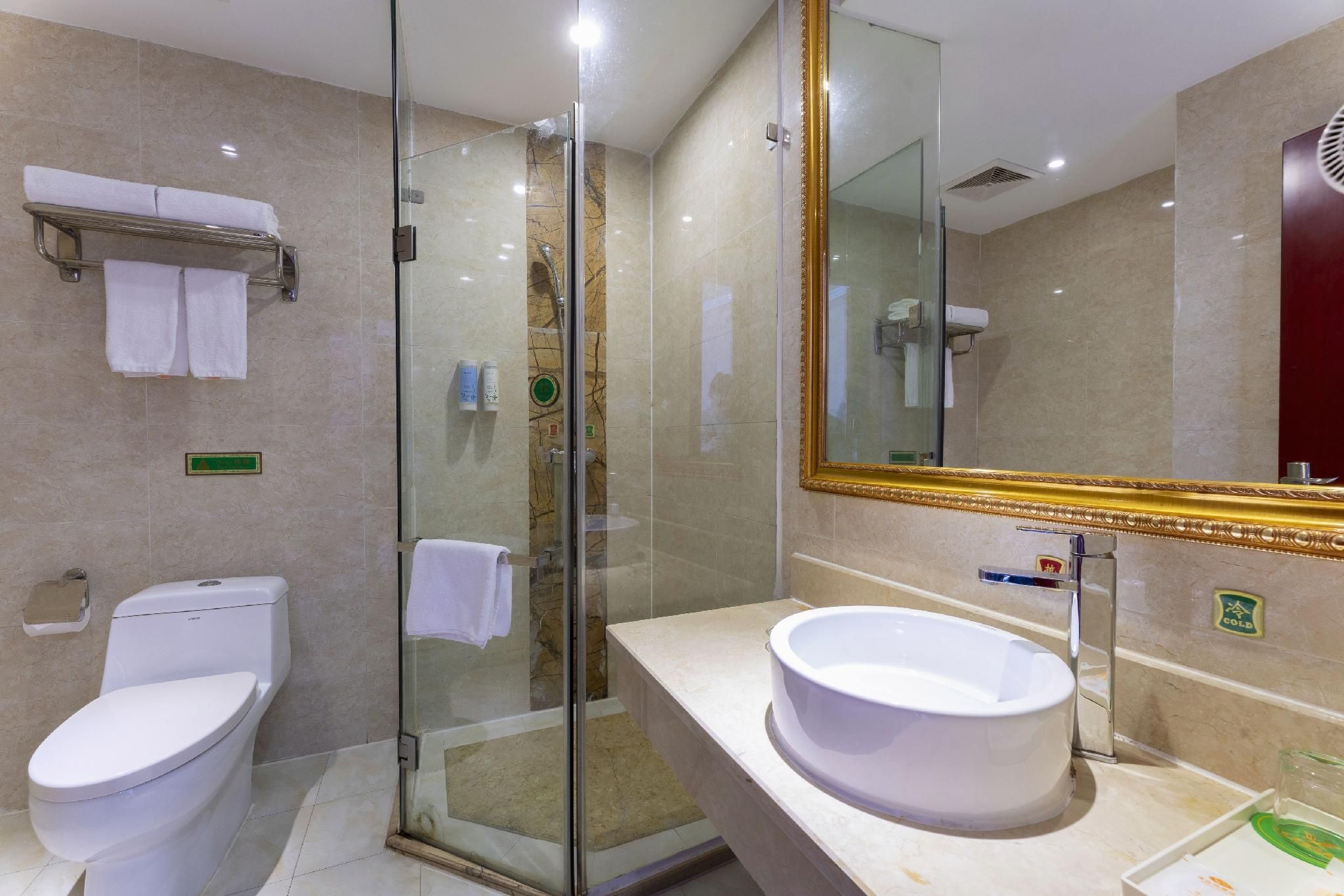 Romantic Water Bed Room