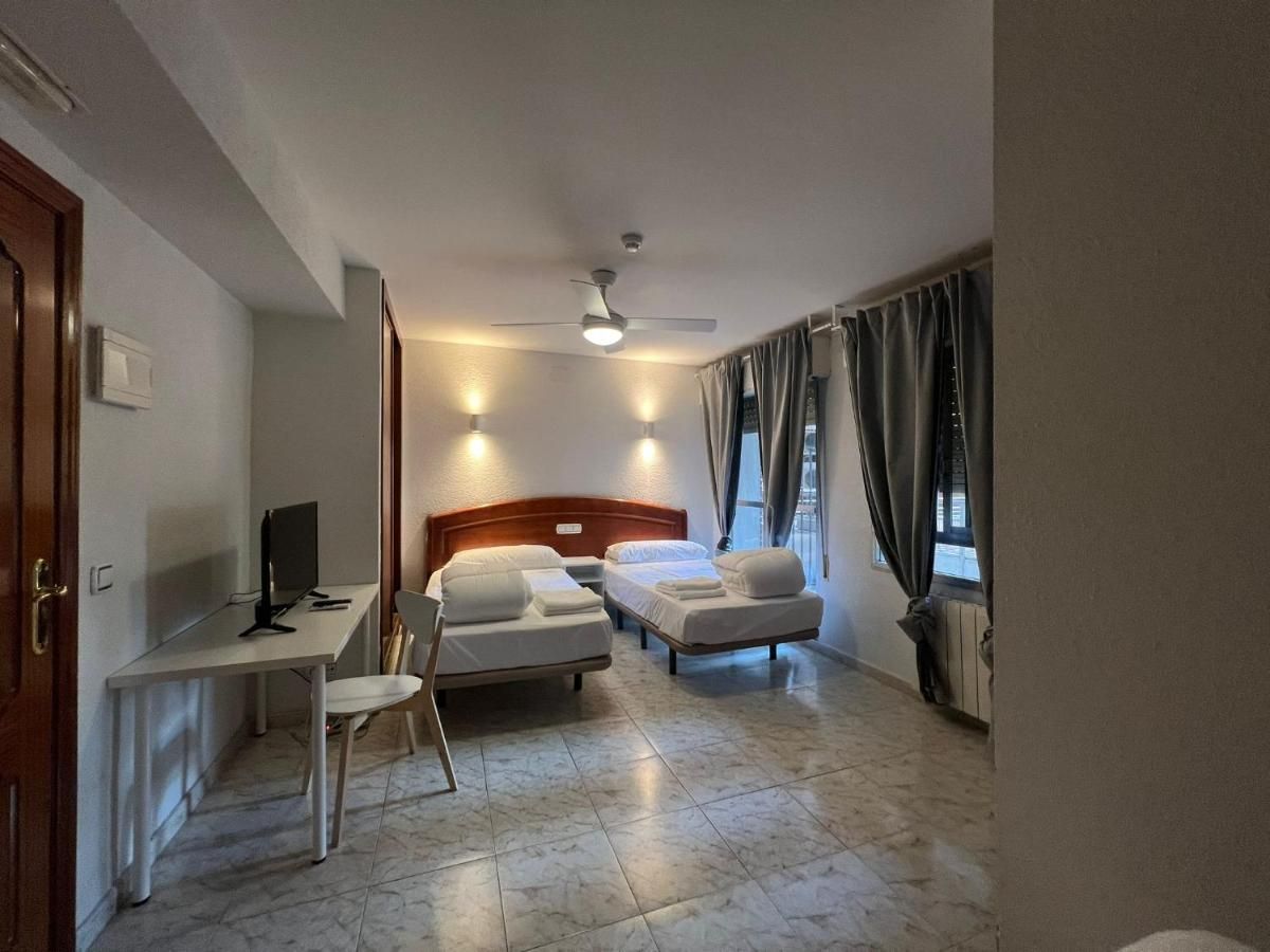 Hostal La Embajada Triple - 3 adults