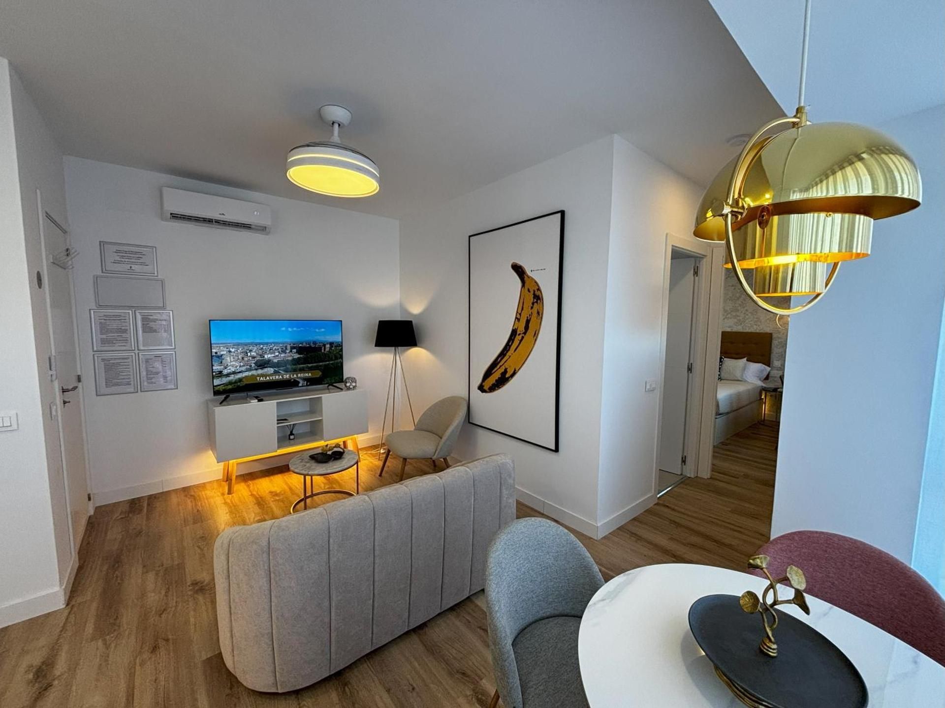 Superior One-Bedroom Apartment with Balcony