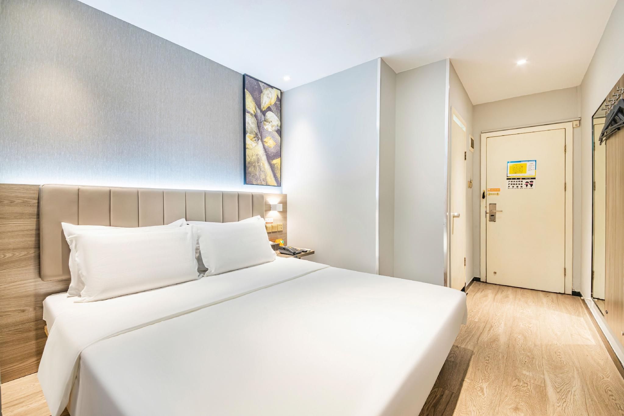 Economy Room
