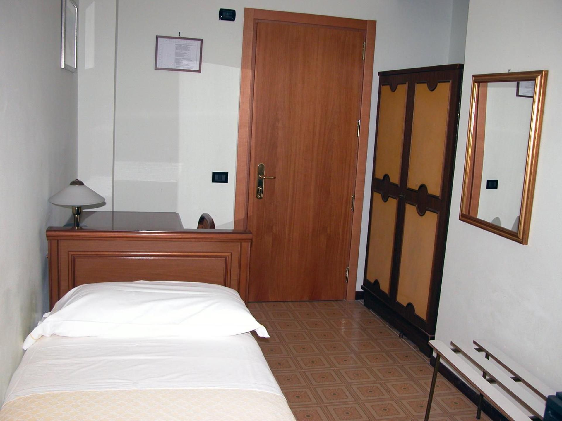 Hotel Calabresi Single Room
