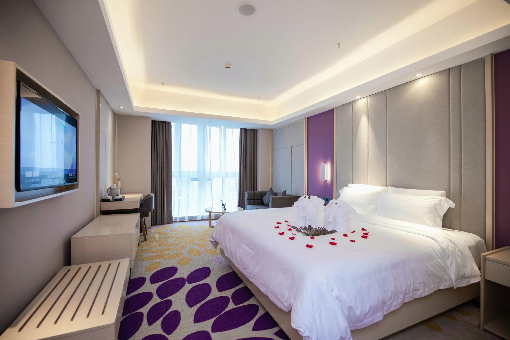 Business Queen Room