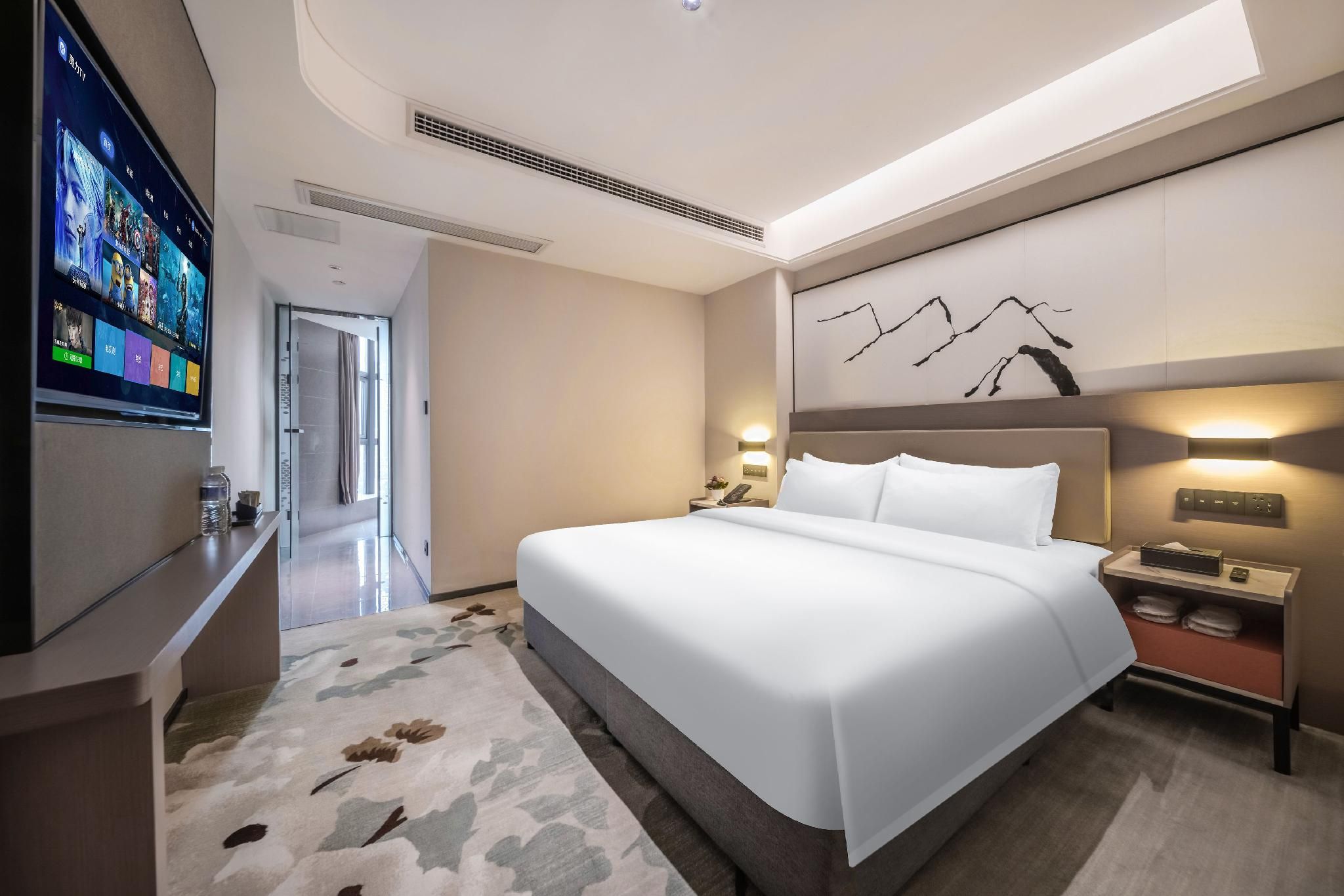Hotel Queen Room