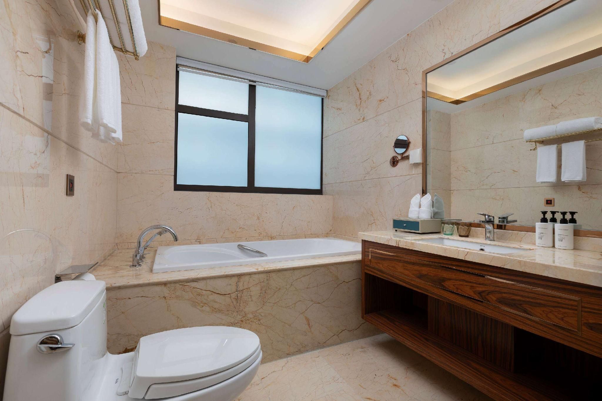 1 King Bed, Executive Room, Non-Smoking