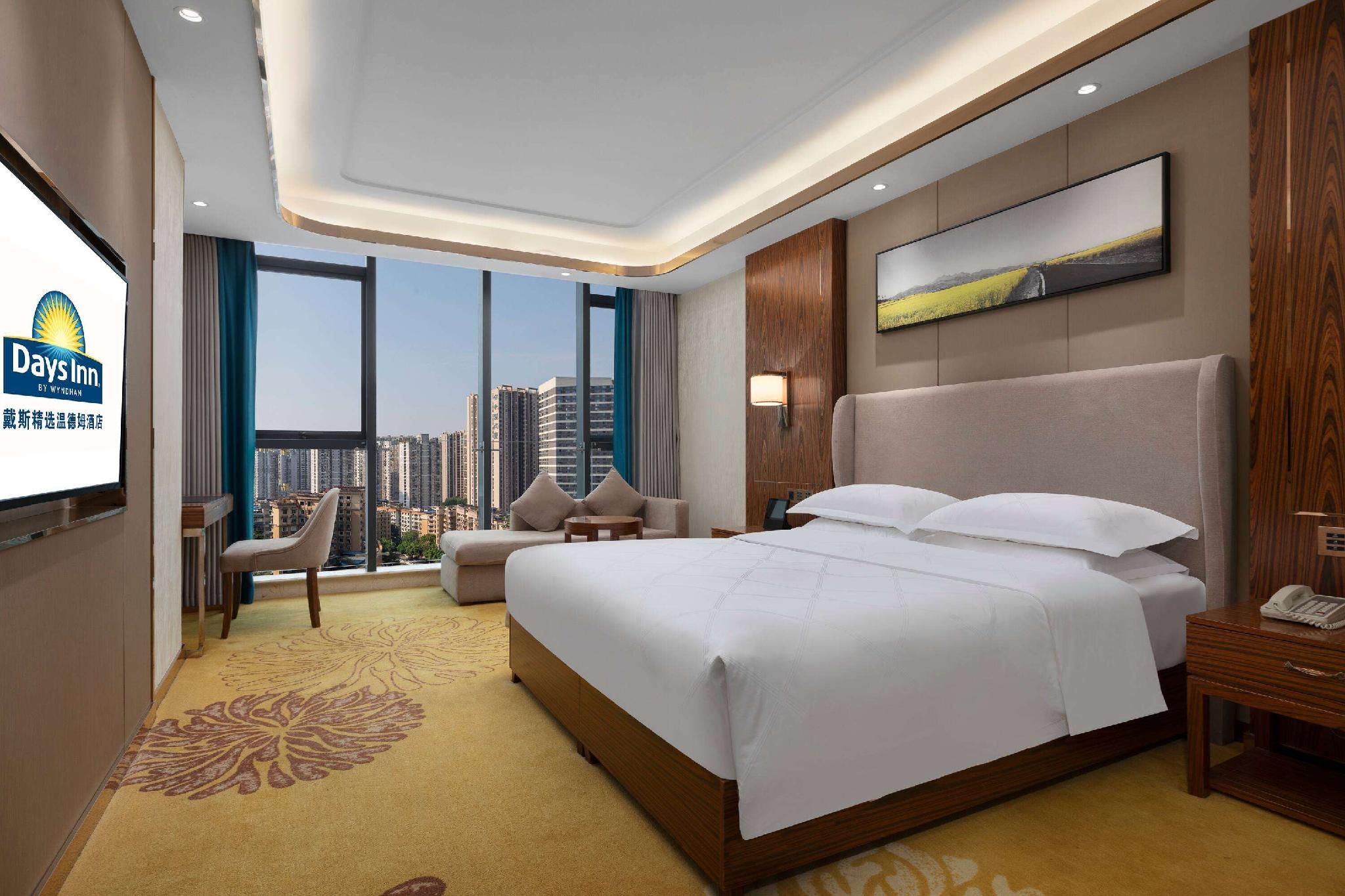 1 King Bed, Deluxe Room, Smoking