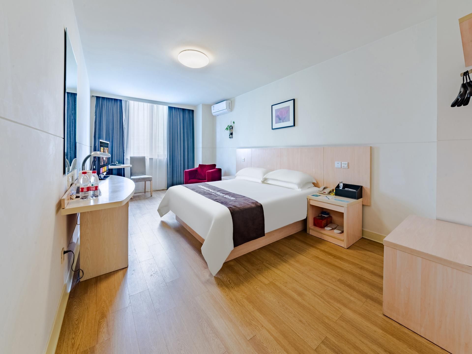 WH - Deluxe Bed Room