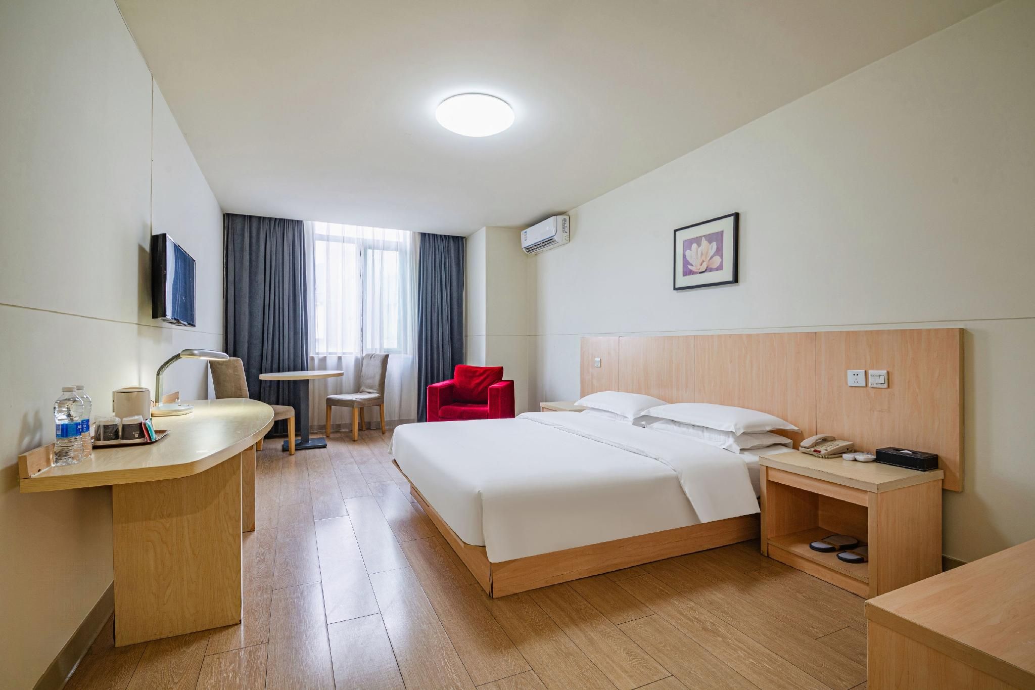 WH - Deluxe Bed Room