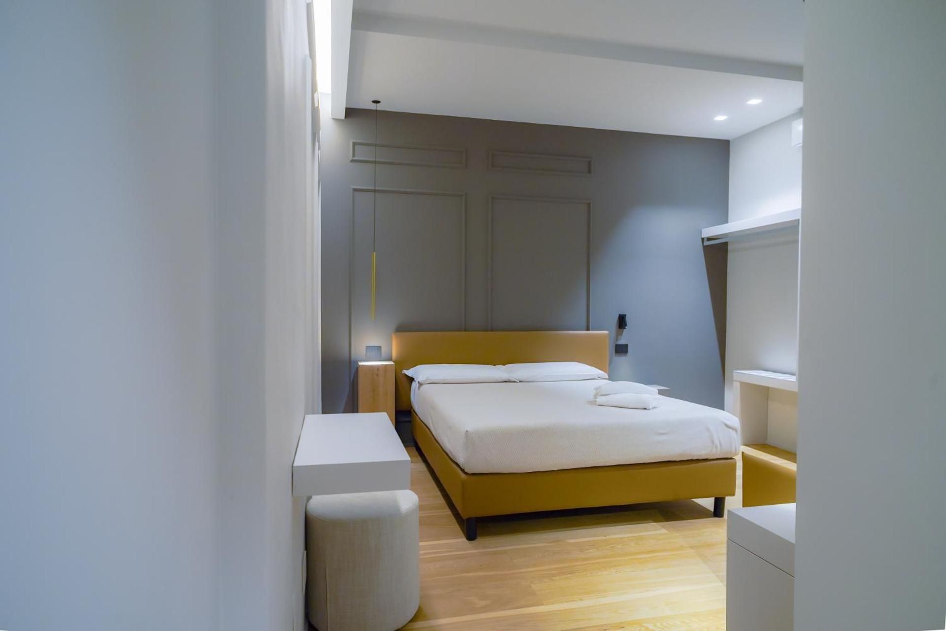 Virginia Madre Luxury Rooms Deluxe King Room