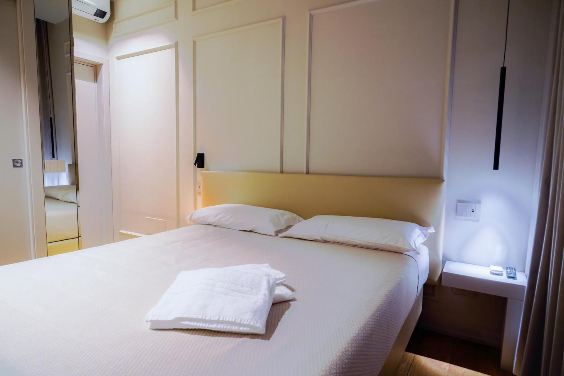 Virginia Madre Luxury Rooms Superior Double Room 2