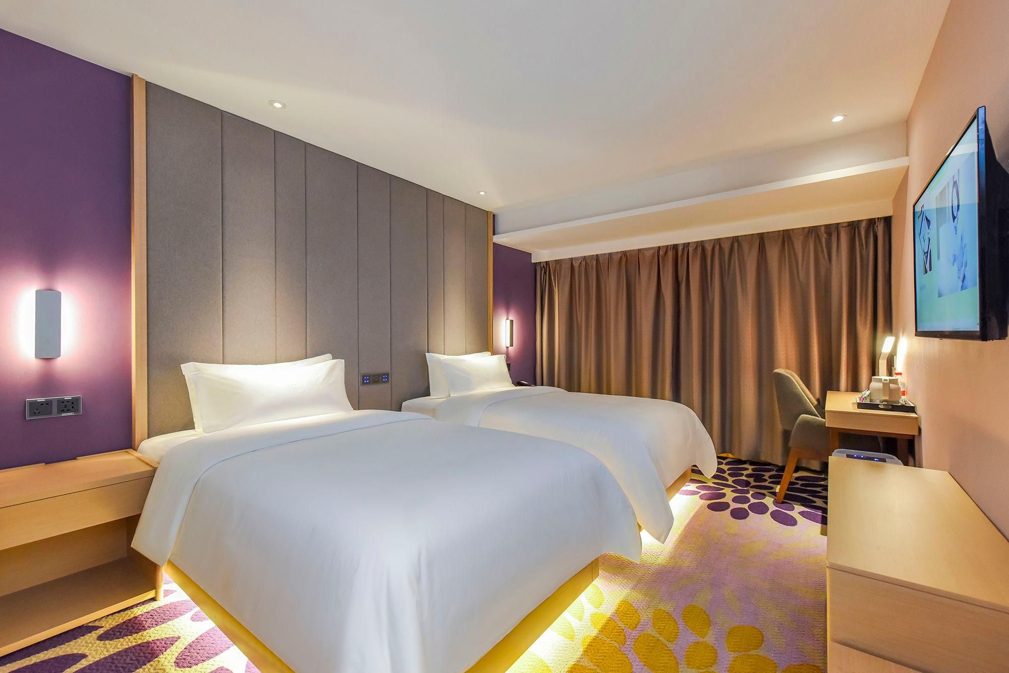 WH - Deluxe Room Twin