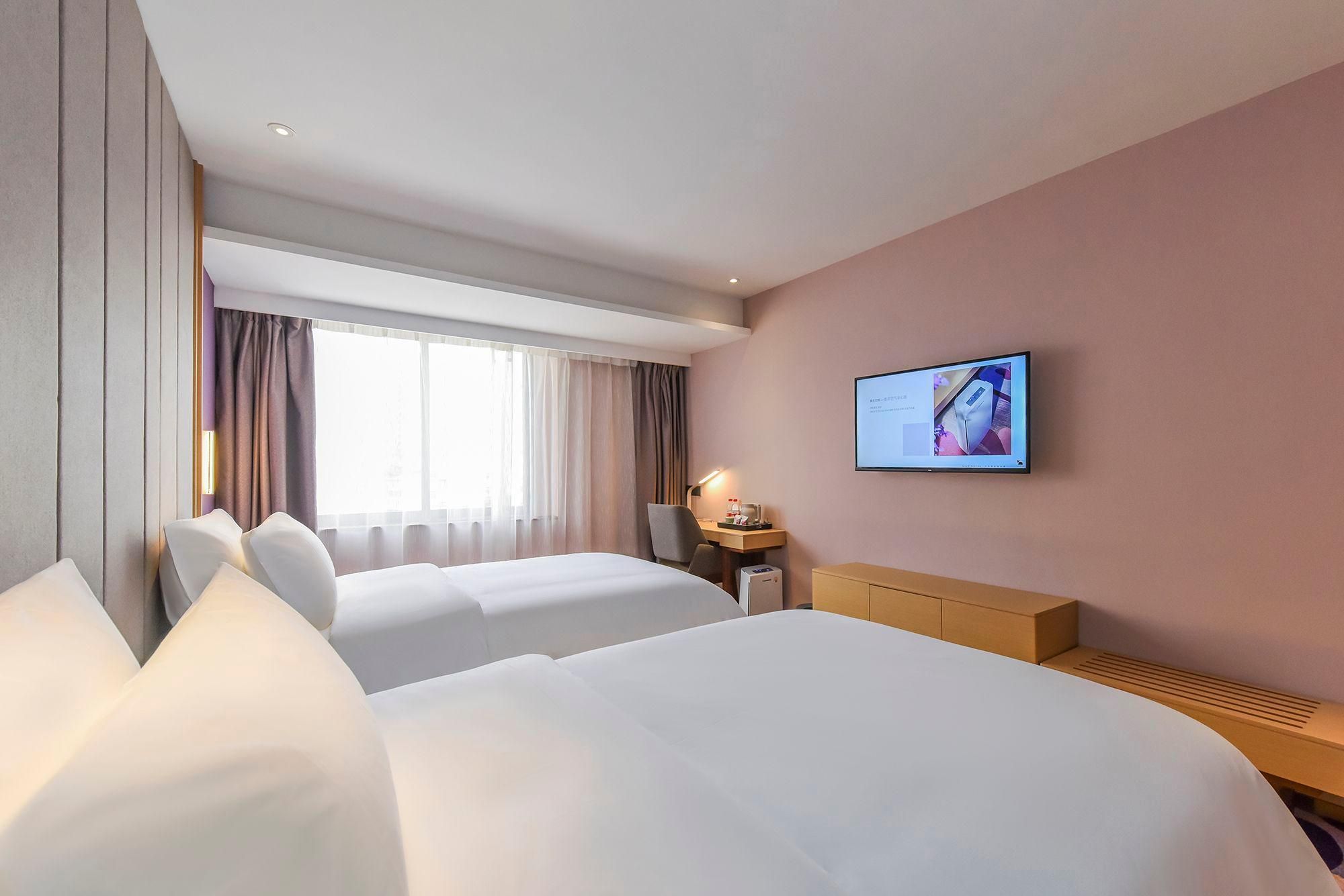 WH - Deluxe Room Twin