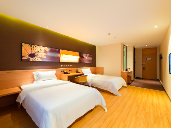 Super Twin Room