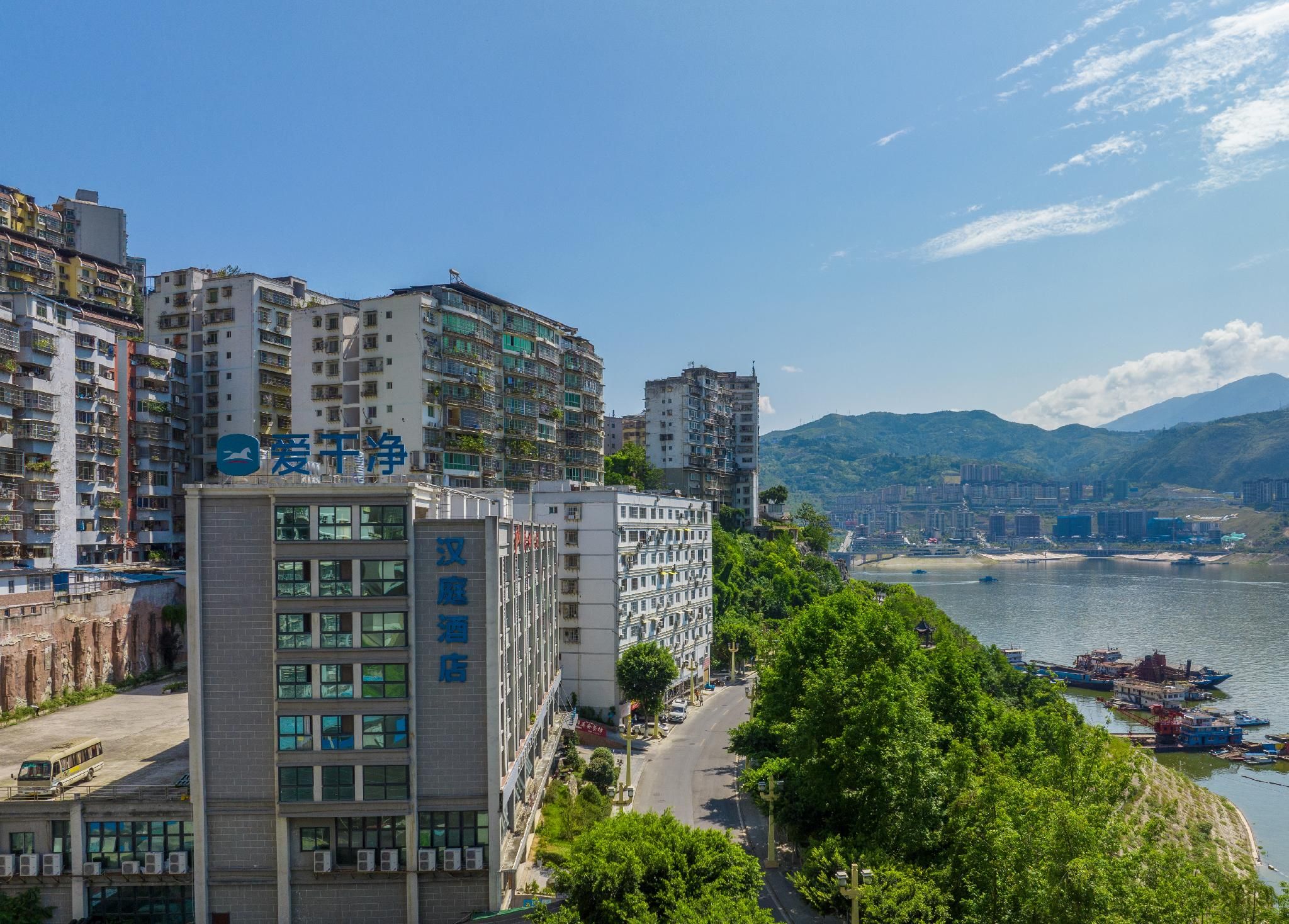 b40cef682f880e698f3e374046fe5c51