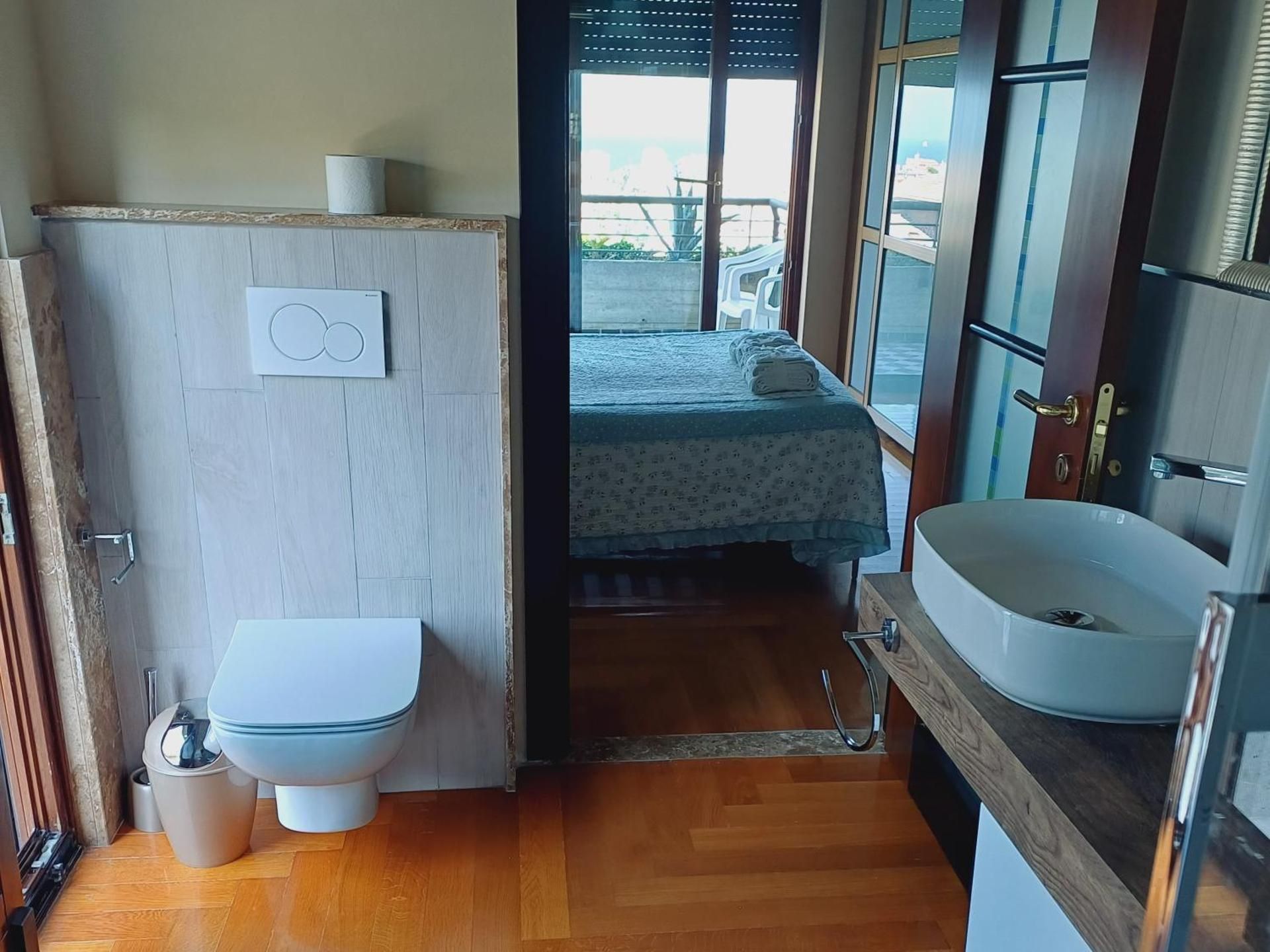 Double Room with Balcony and Sea View