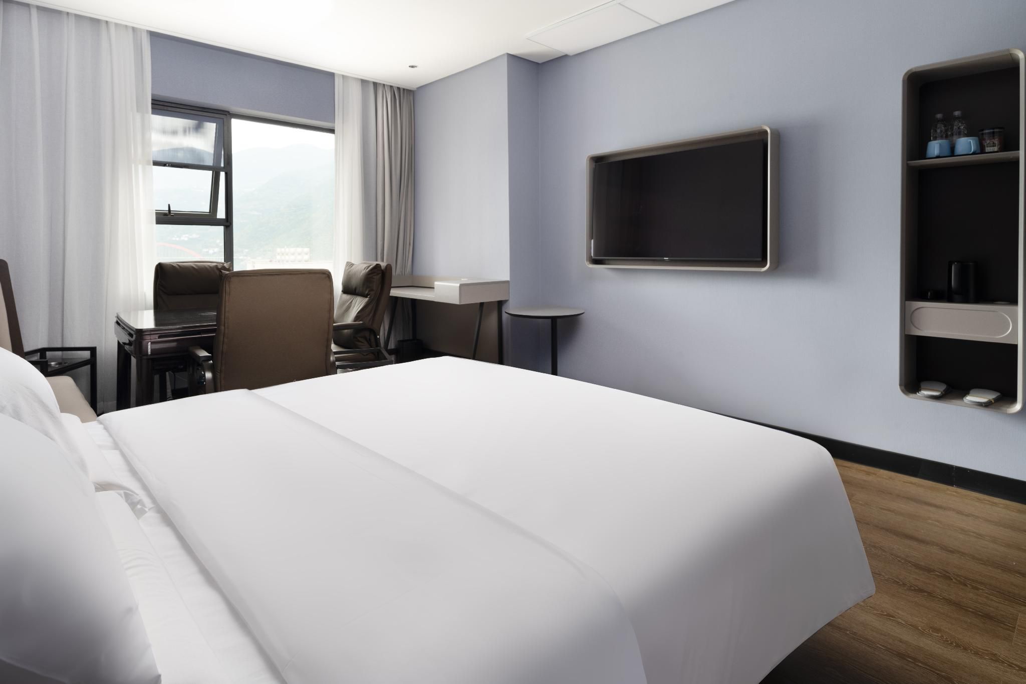 Business Queen Bed Room