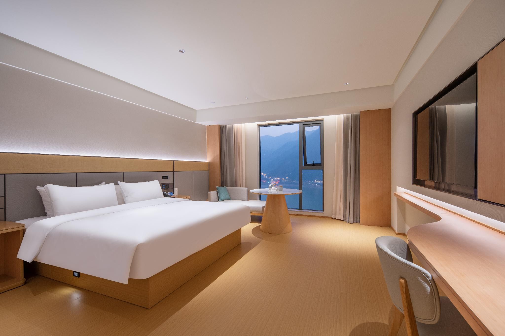 Deluxe King Room with River View
