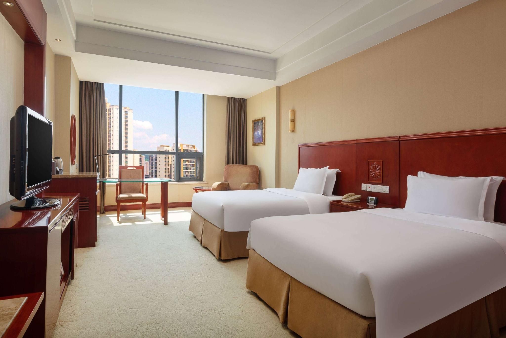 2 Doubles Beds, Superior Mobility Accessible Room, Roll-in Shower, Non-Smoking