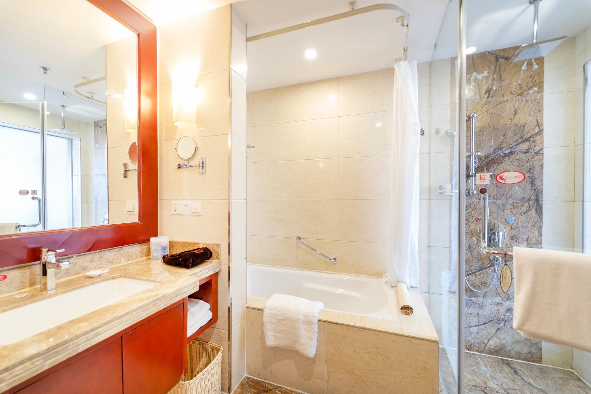 1 King Bed, Superior Suite, Non-Smoking