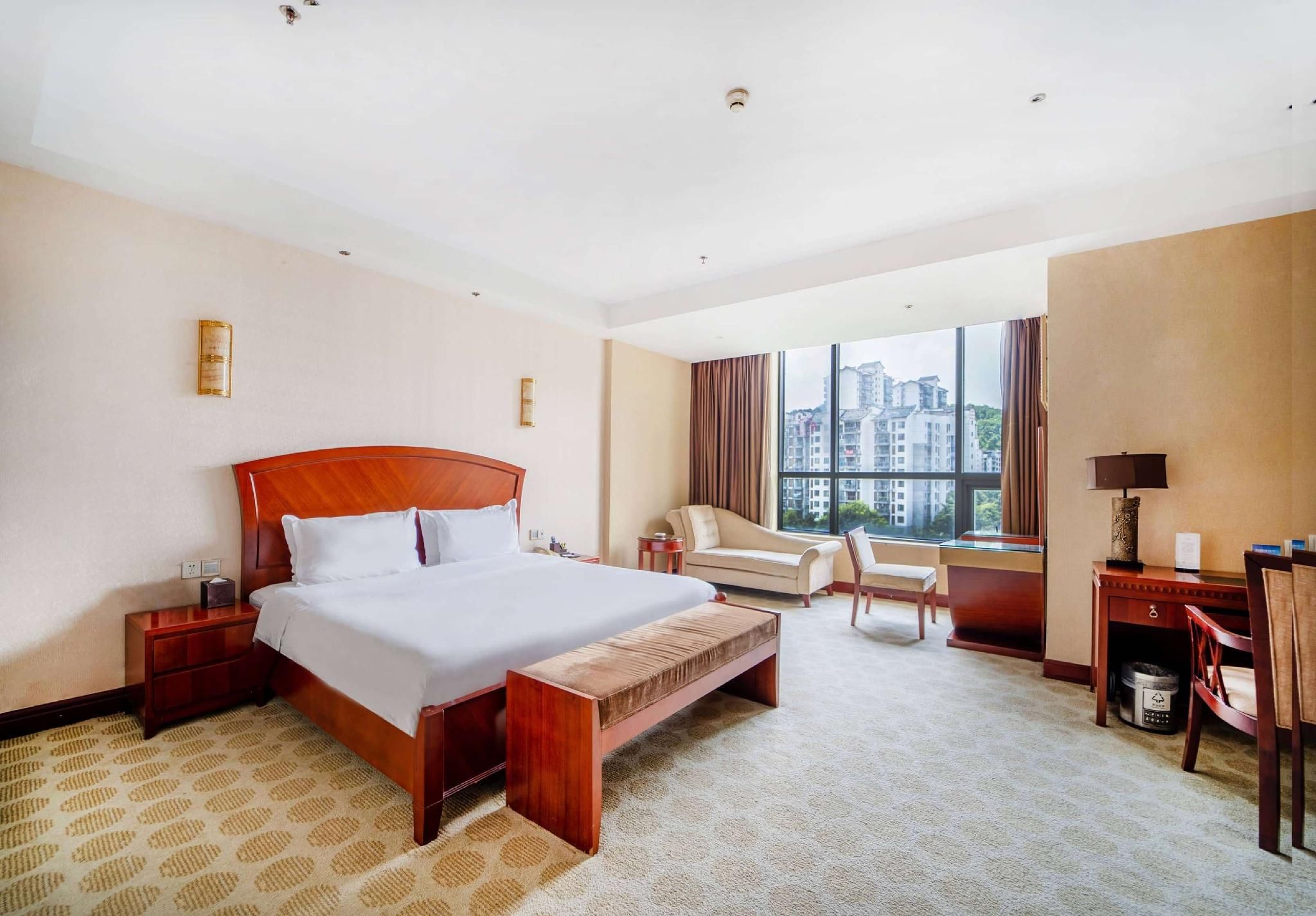1 King Bed, Superior Suite, Non-Smoking