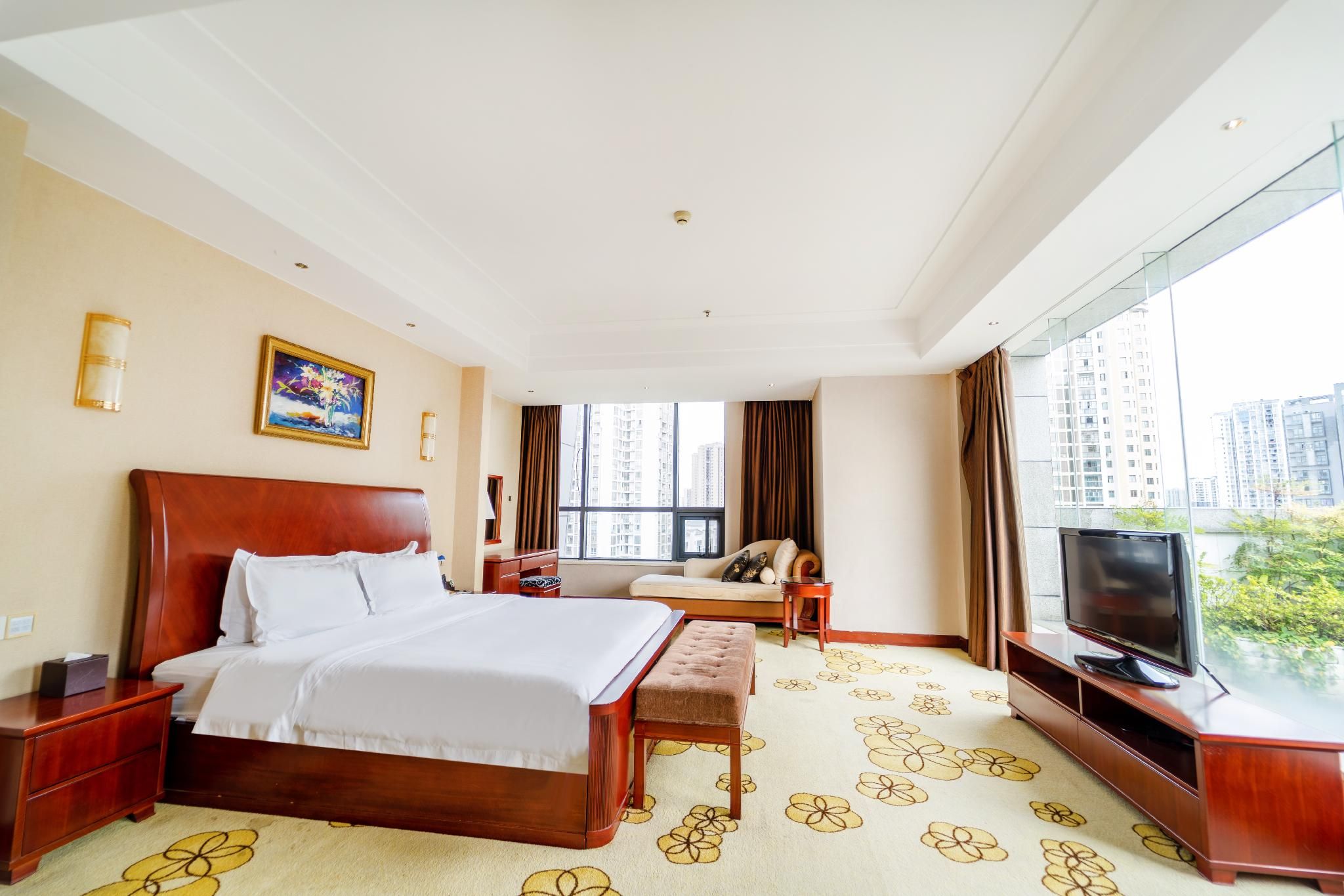 1 King Bed, Executive Suite, Non-Smoking