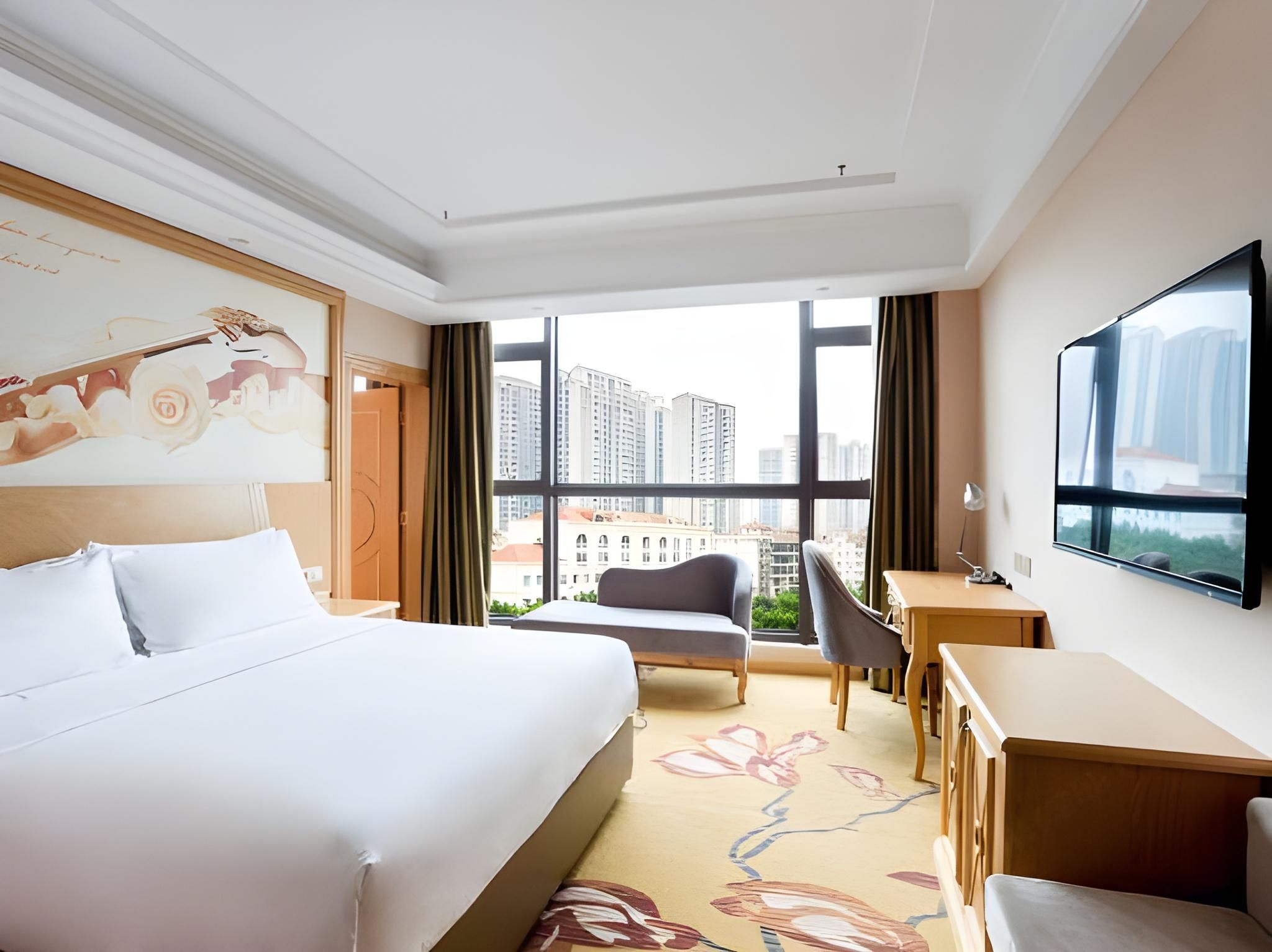 Vienna - Functional Chess Suite Room