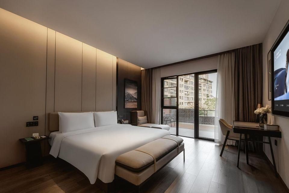 Executive Courtyard King Room