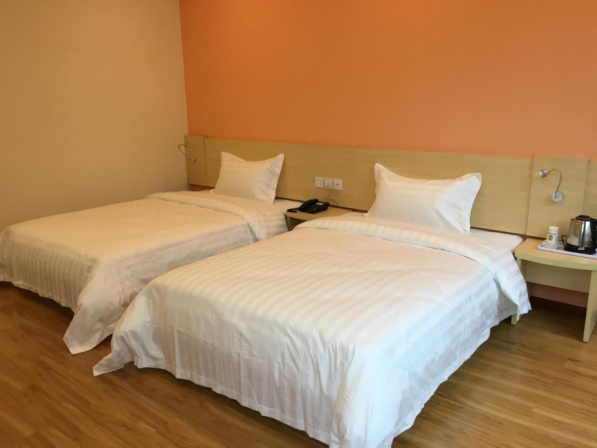 Select Twin Room