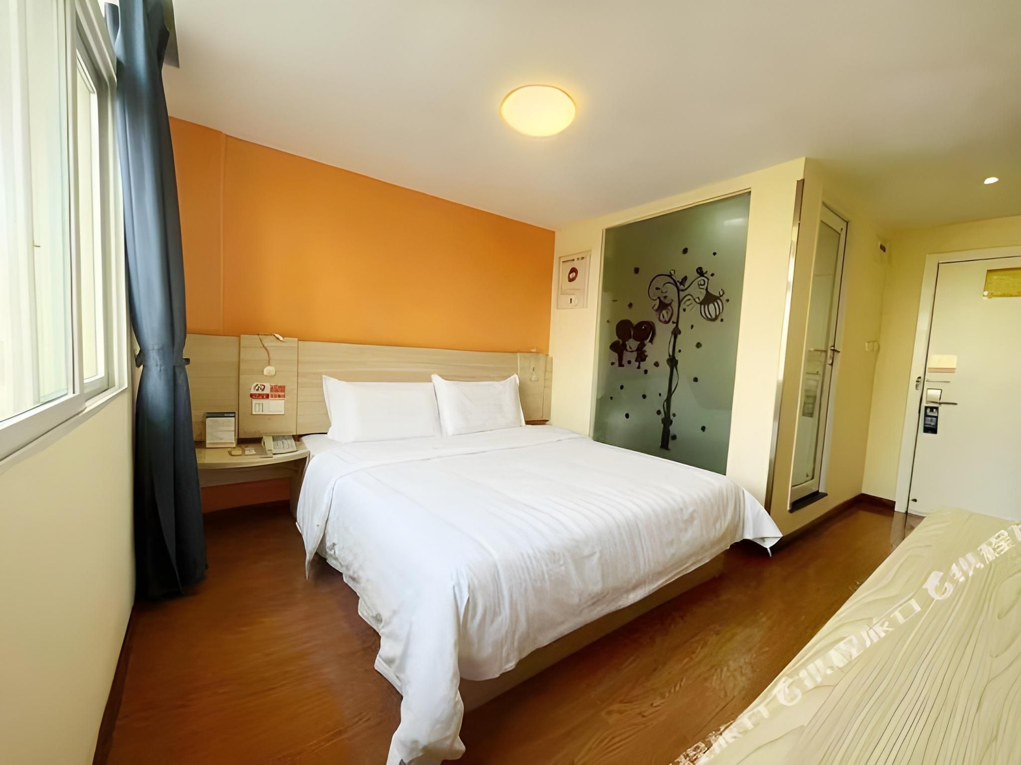 Economy Room
