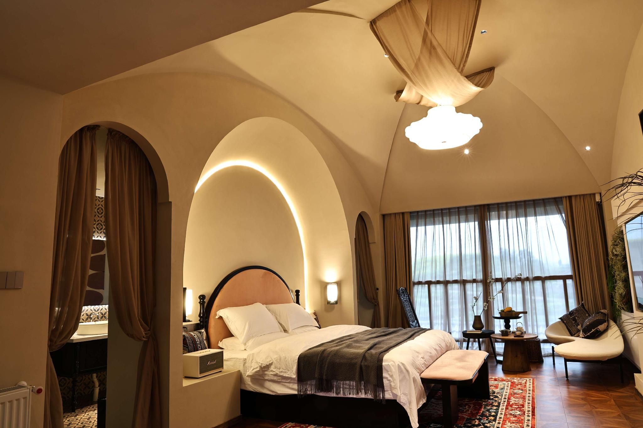 Miss or Dismiss Couple Suite 2