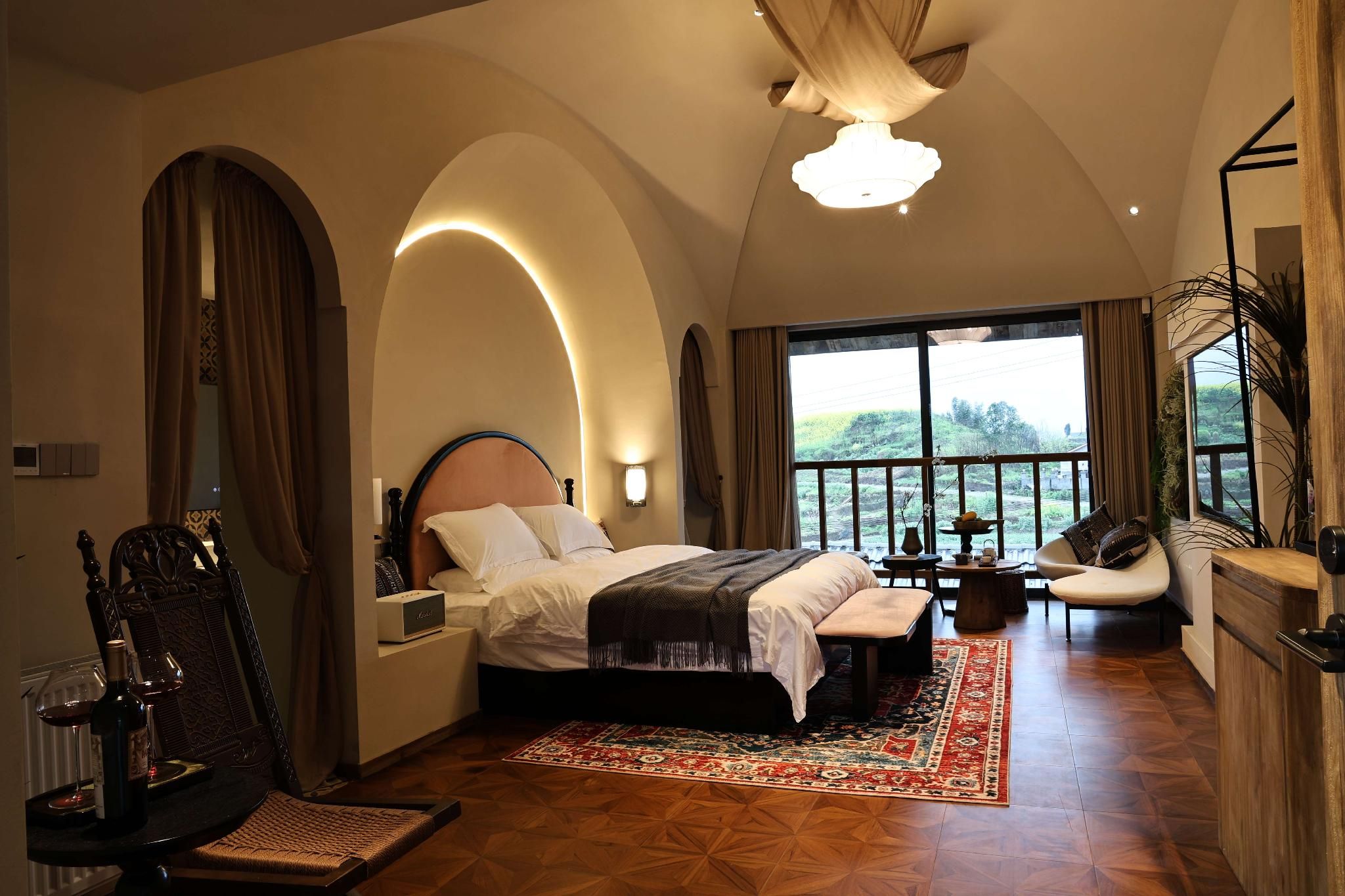 Miss or Dismiss Couple Suite