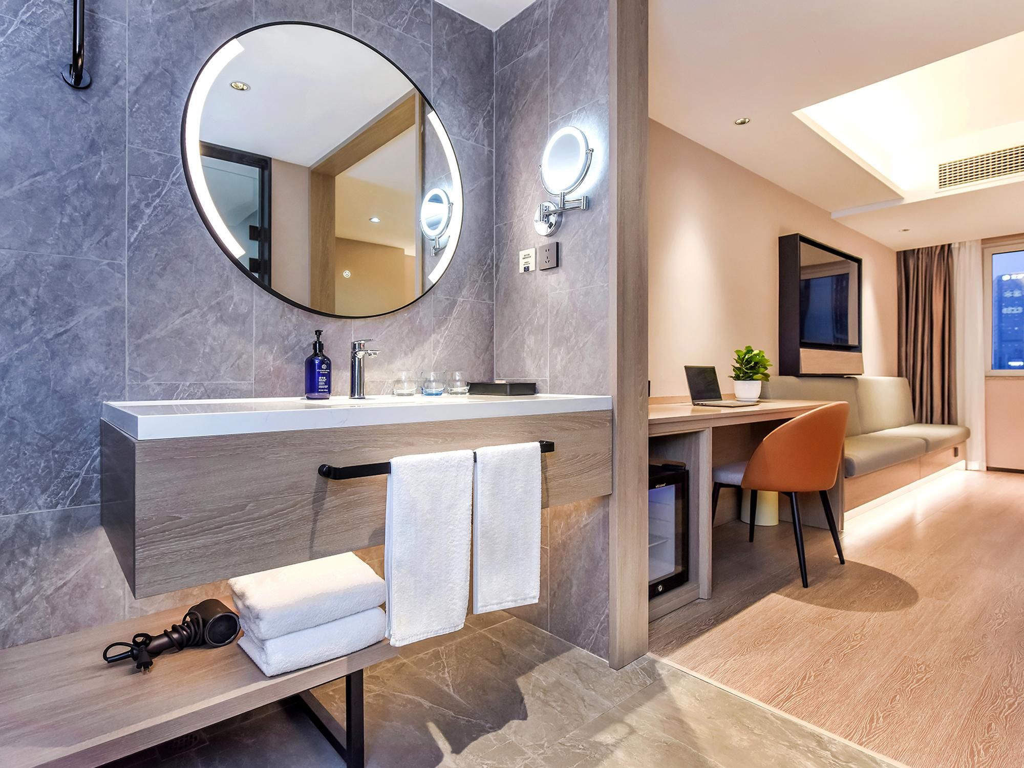 Business Deluxe Twin Room