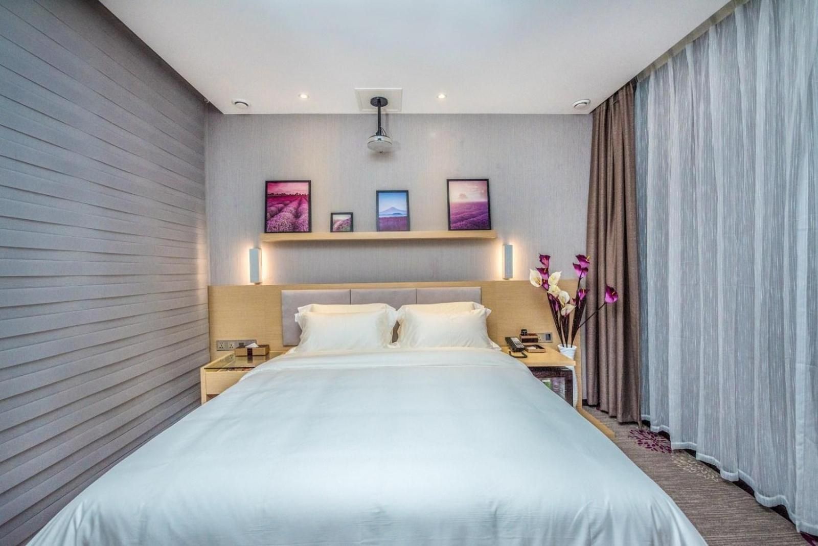 Deluxe King size bed Room