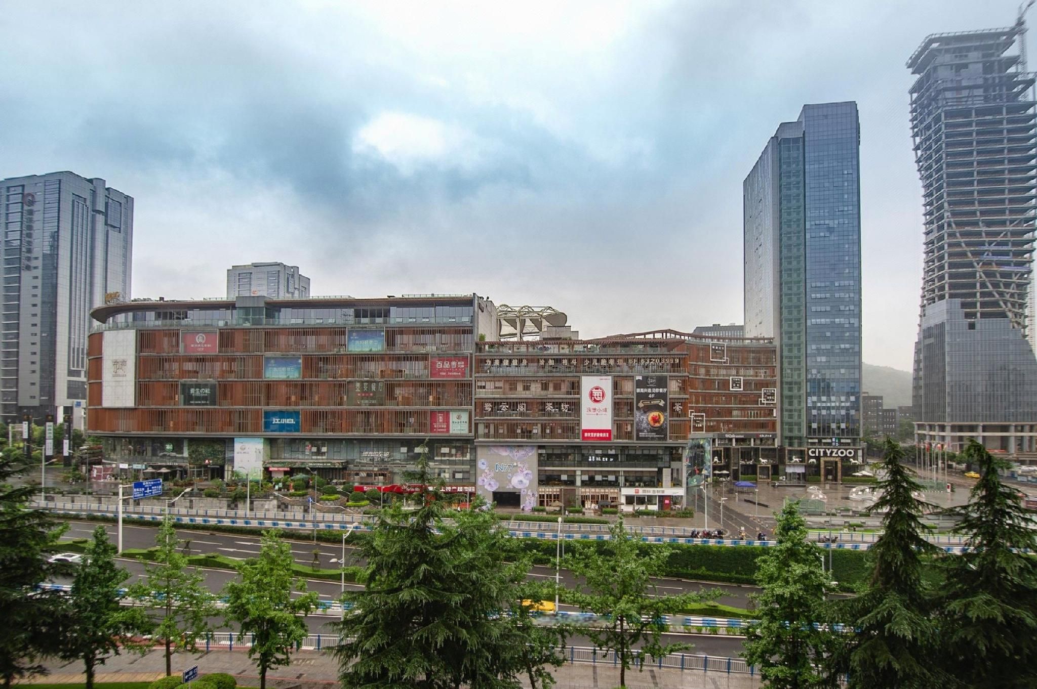 Vienna International Liangjiang Xingfu Square